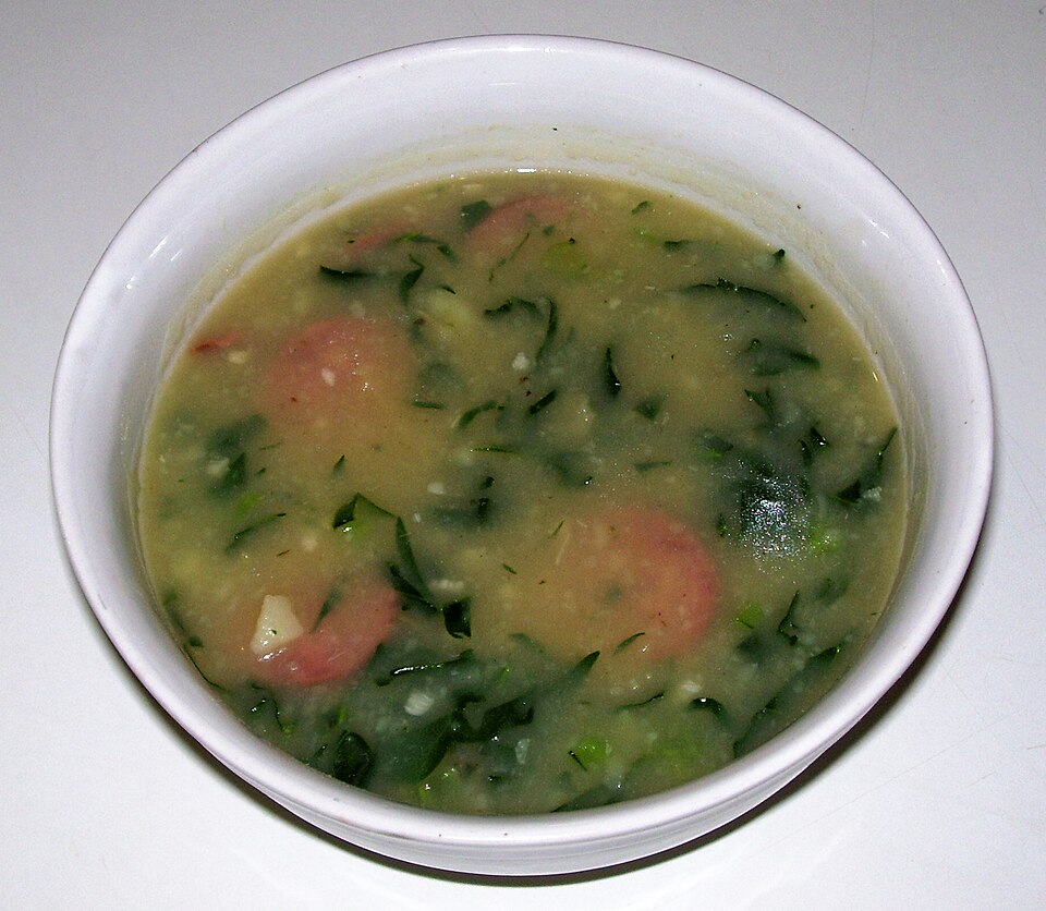 Bol de caldo verde